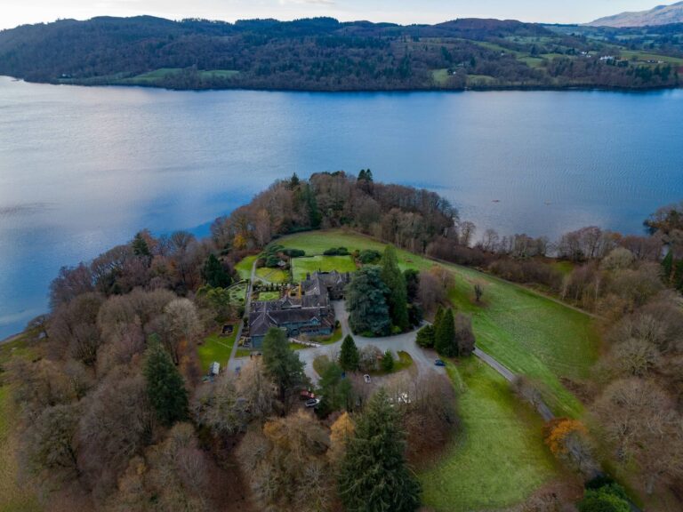 Cragwood Country House
